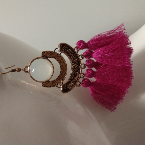 Moonstone Fuchsia Tassel 3.5" Fishhook Earrings Boho Aztec Lightweight - Picture 5 of 8